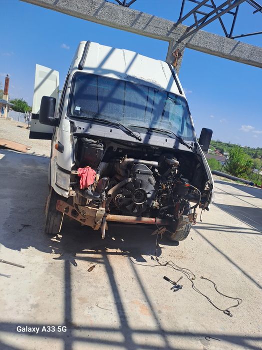 Dezmembrez iveco daily