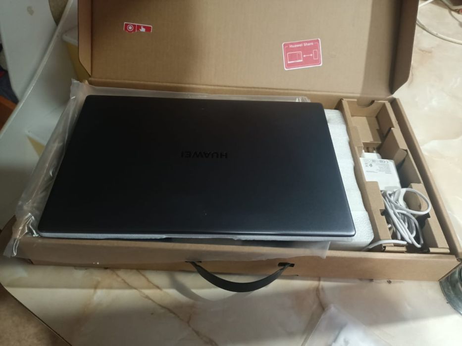 Продам ноутбук Huawei MacBook D 15 2021 года