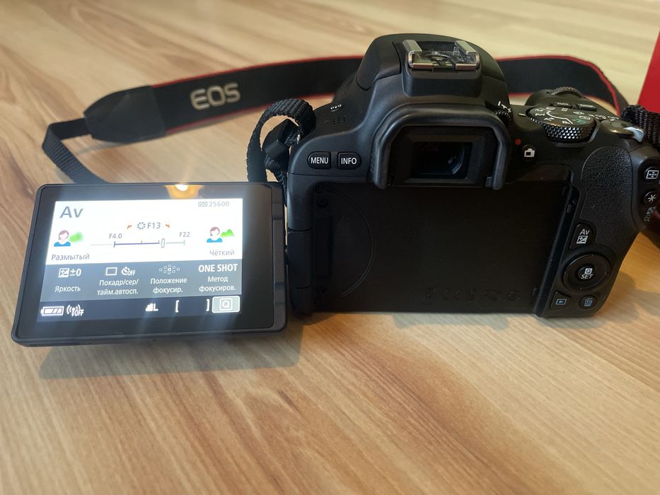 Canon EOS 200D с обектив 18-55mm