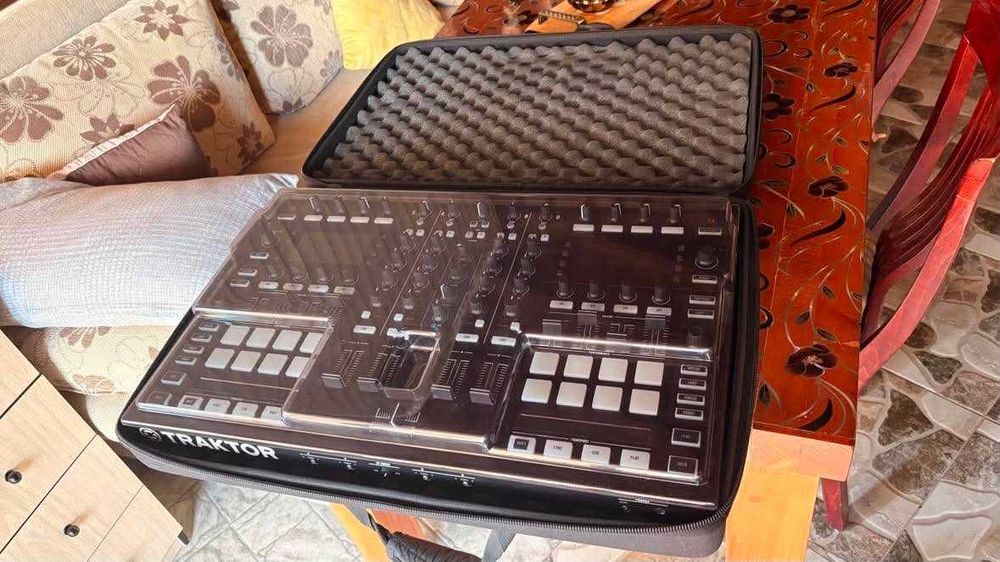Продавам TRAKTOR S8