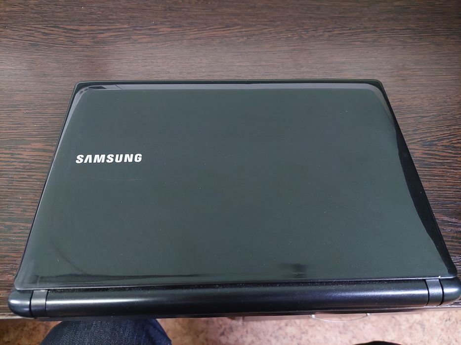 Samsung     нетбук