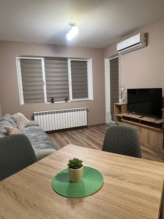 Дава се под наем Тристаен апартамент в София, Център - 80 кв.м за 714 € - Снимка #1