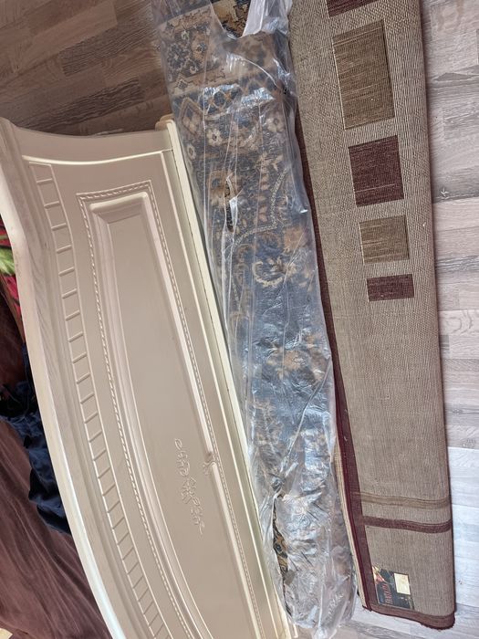 Ковры разные чистые ,для дома можно