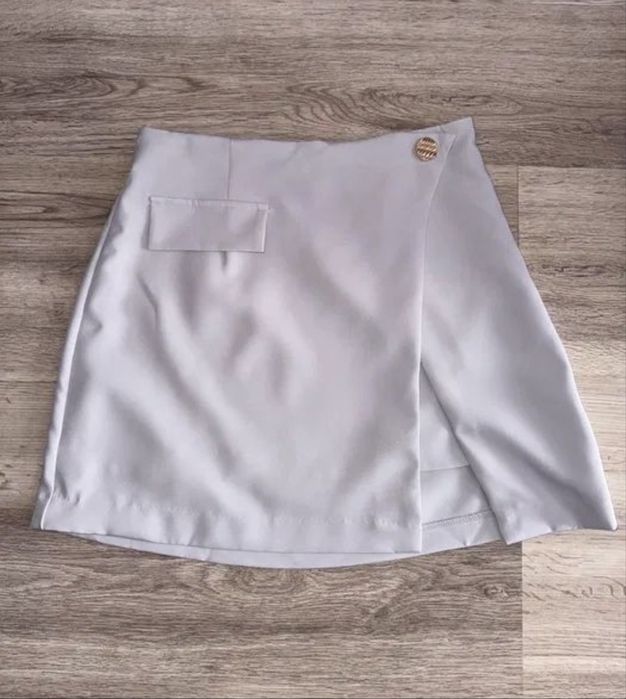 Compleu top și fustă