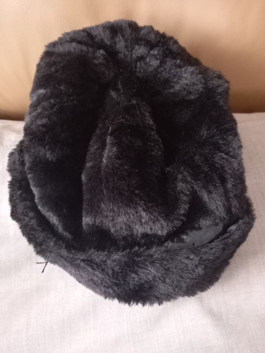 Красива стилна Дамска Винтидж шапка мека и пухкава