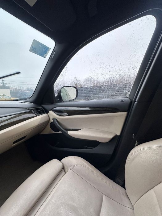 Se vinde BMW X1 2010