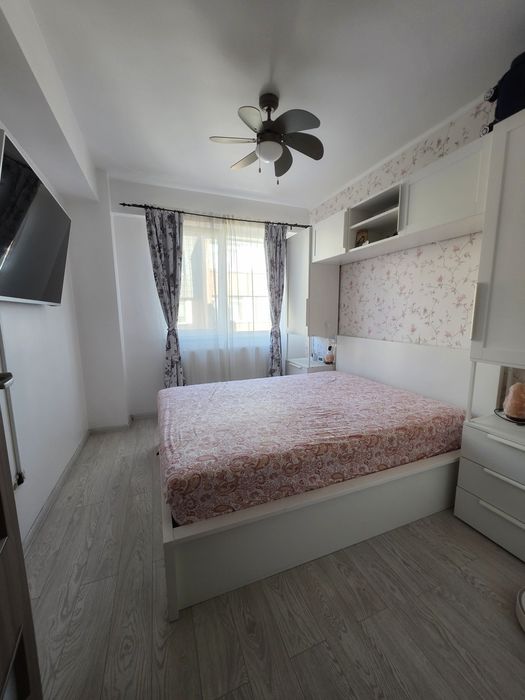 De vanzare apartament 3 camere
