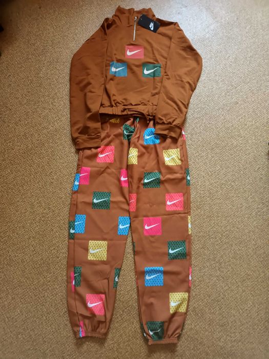 Продавам нови спортни екипи NIKE и ADIDAS