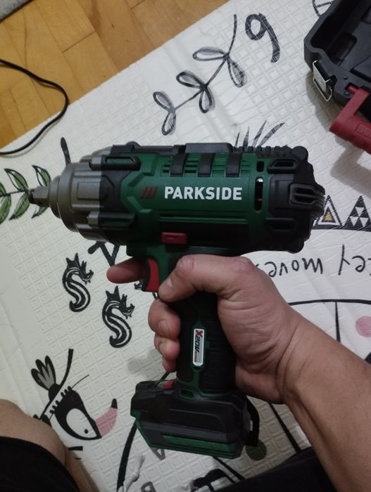 Masina de insurubat cu impact Parkside