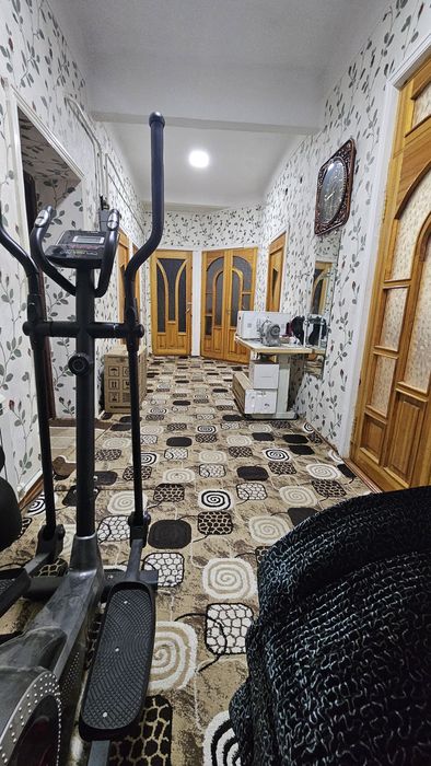 Продается 2-комнатная 78 кв.м квартира в центре Чирчика