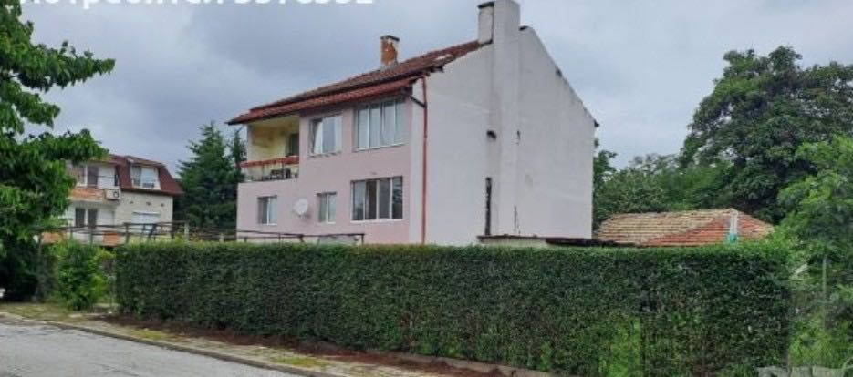 Кв. Прослав Къща 400 кв.и  757кв.двор