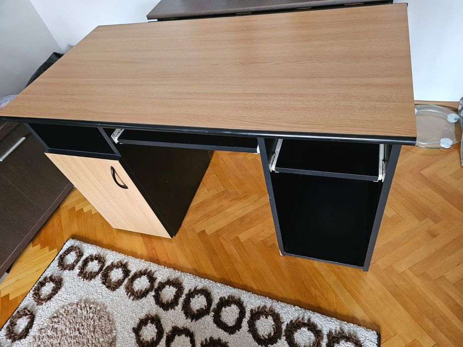 Birou de calculator sh