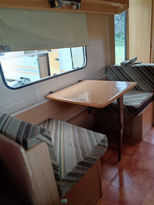 Vand rulota 5 persoane