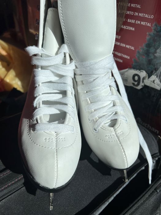 Patine patinaj artistic marimea 35