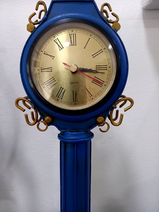 Часовници различни