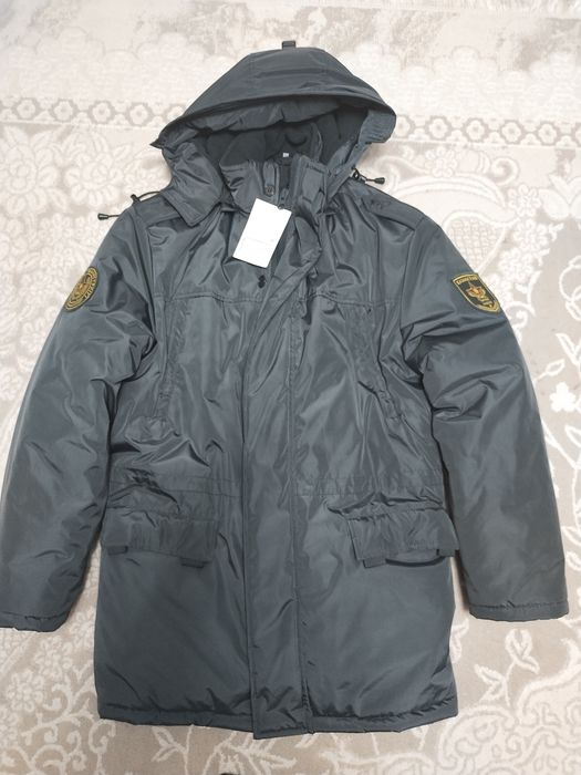 Военная куртка нового образца с капюшоном.