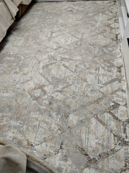 Продам ковер. В отличном состоянии.