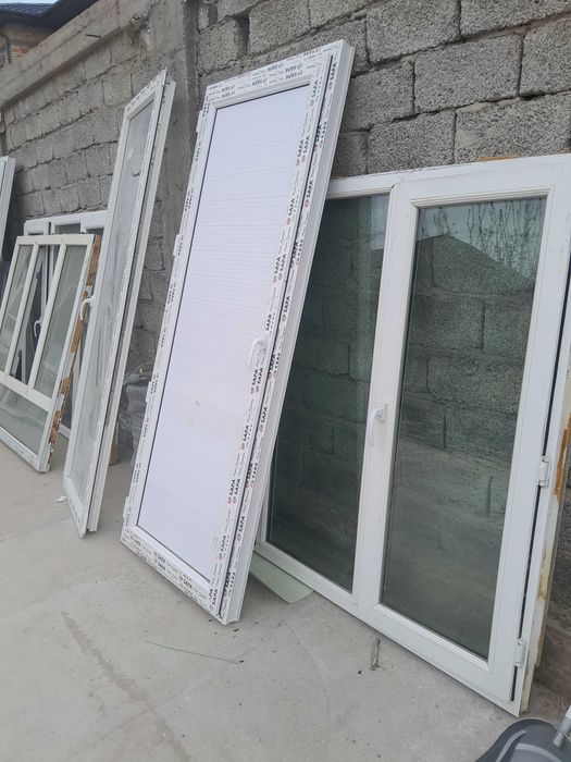 Пластиковые окна б/у,дверь, витраж