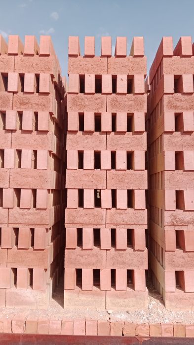 Красный жжёный кирпич