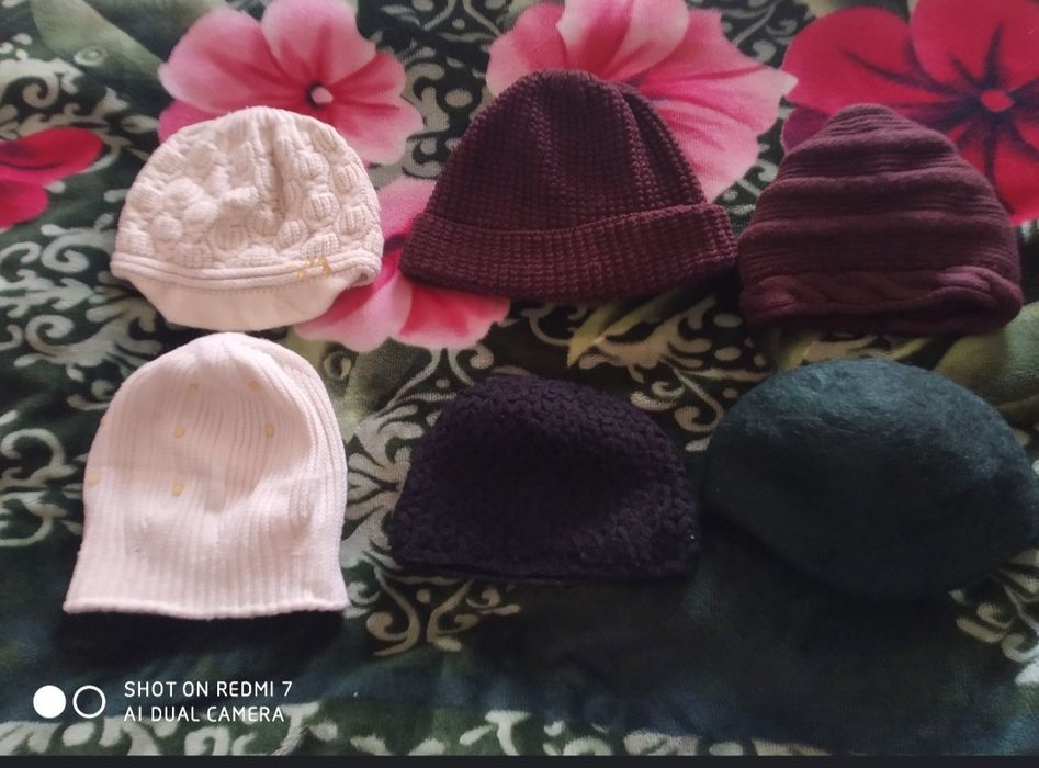 Шапки женские зимние