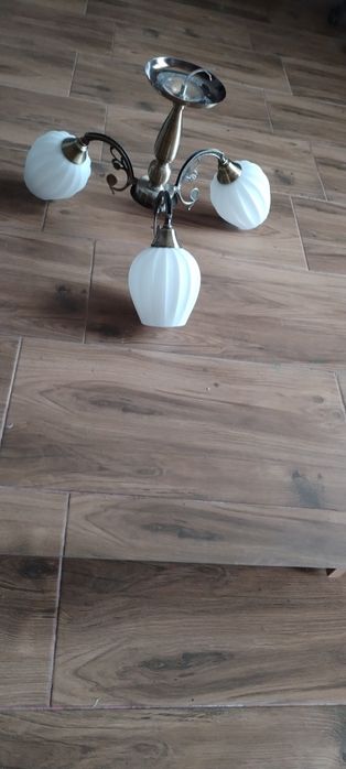 Vând lustre cu 5 brate