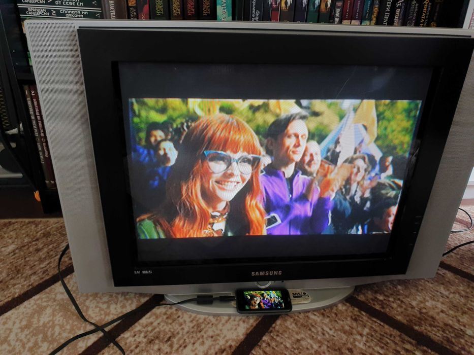 Телевизор Samsung 29 инча CW-29Z306V с намален обем в дълбочина.