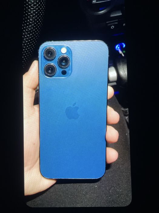 Продам айфон 12 про макс