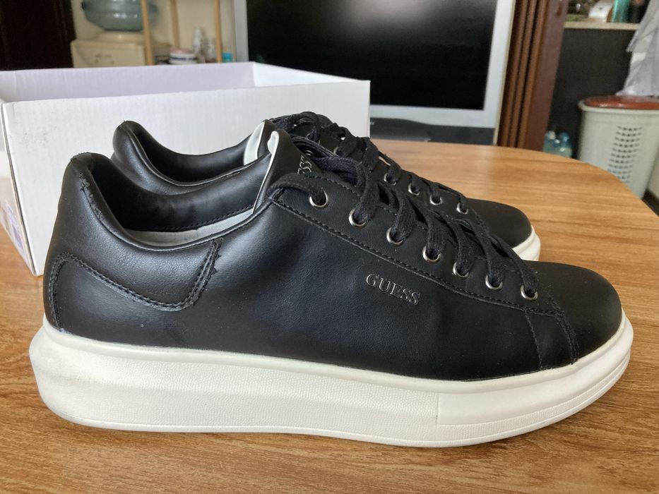 Мъжки оригинални обувки Guess