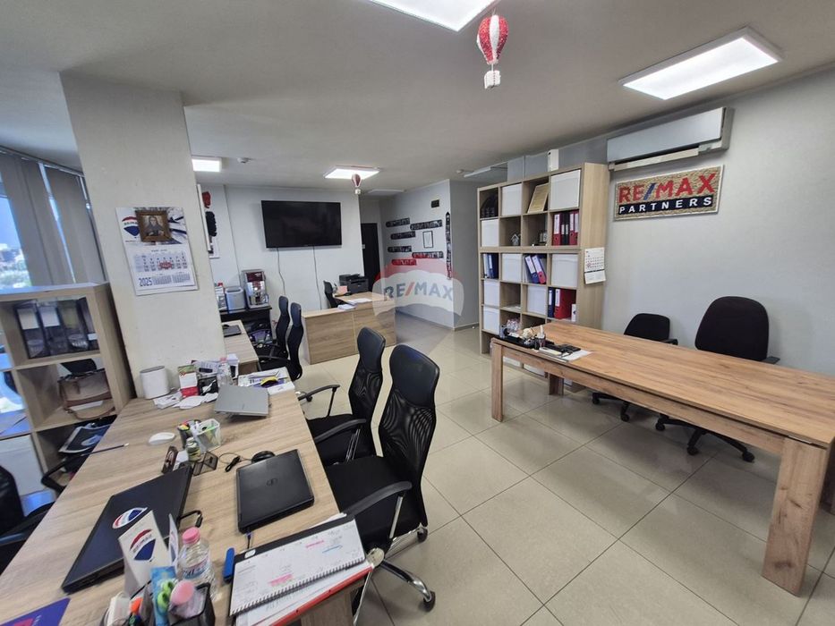 Продава се Офис в Варна, Победа - 98 кв.м за 2133 €/кв.м - Снимка #2