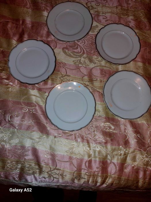 Продавам  антични ретро предмети за дома-чиний,съдове,бижутера