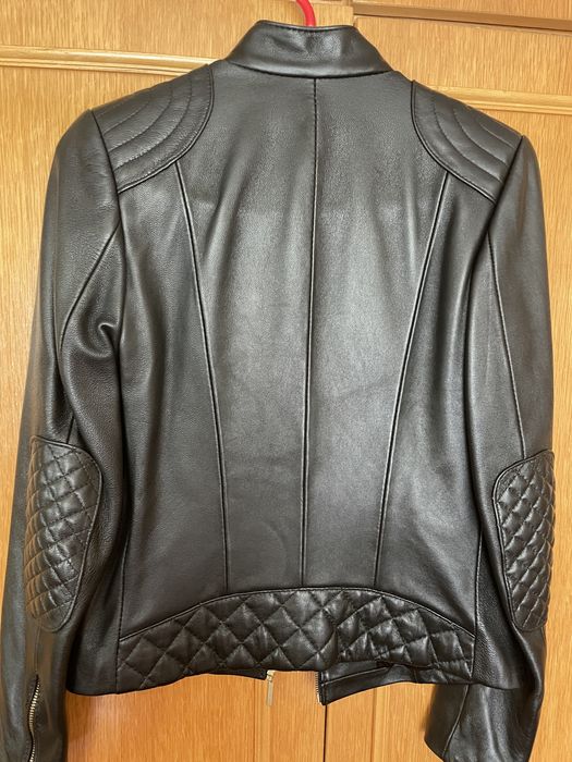 Vând geaca de piele noua