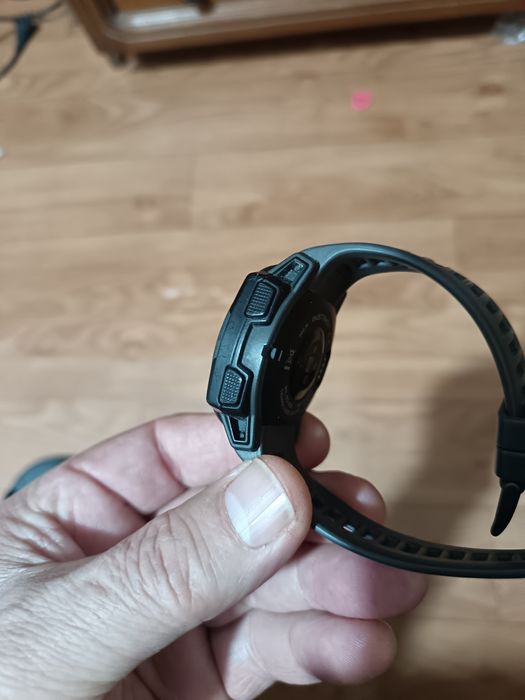 Часы Garmin instinct