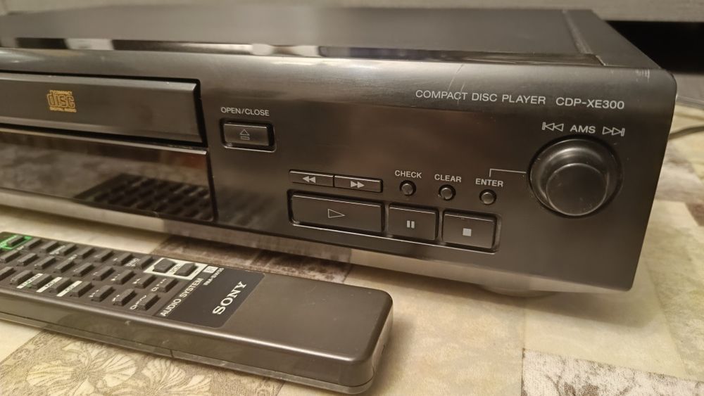 CD проигрыватель Sony CDP -XE300