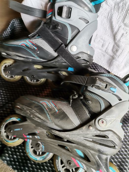 Роликовые коньки