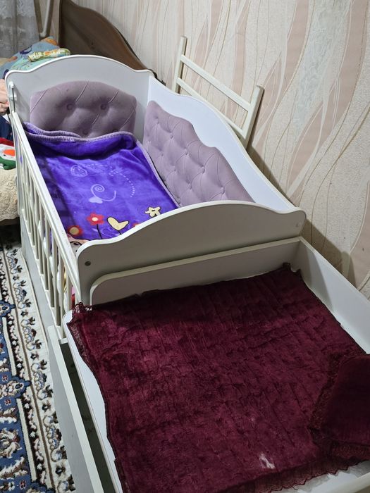 Детский кровать с полками