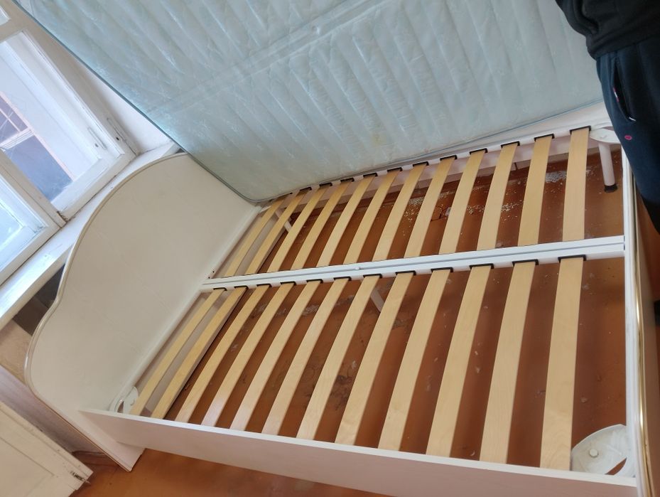 Продам кровать 2 х спалку с матрасом
