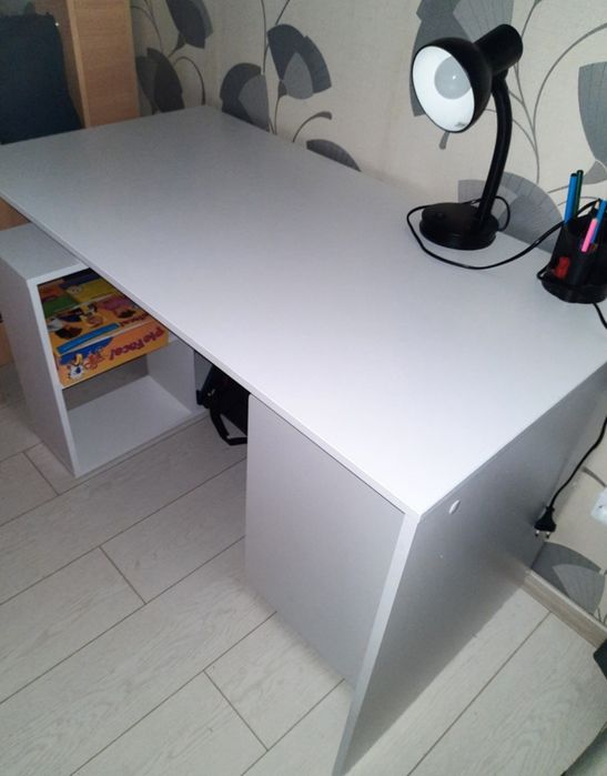 Кампании стол письменный стол для учебы белый