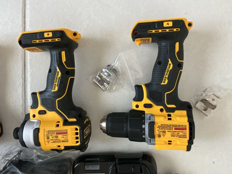 Продавам два комлекта Dwalt