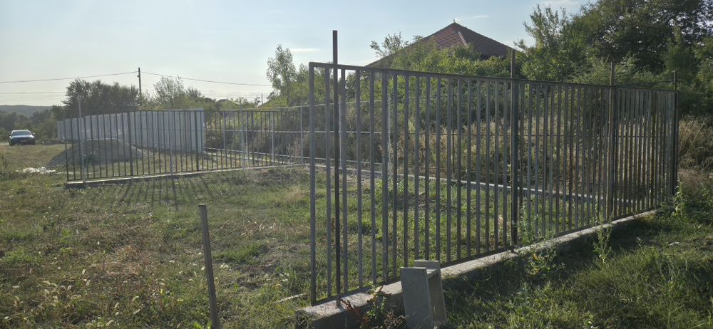 Vând teren intravilan și extravilan