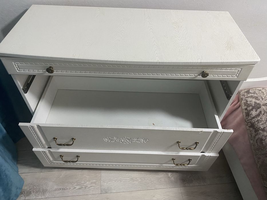 Продаеться Комод