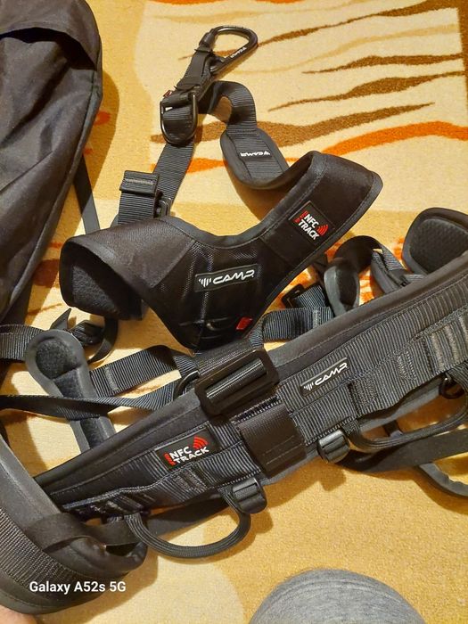 Сбруя Camp, чисто нова + подийом!