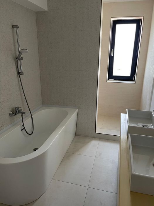 Apartament 3 camere Palazu Mare