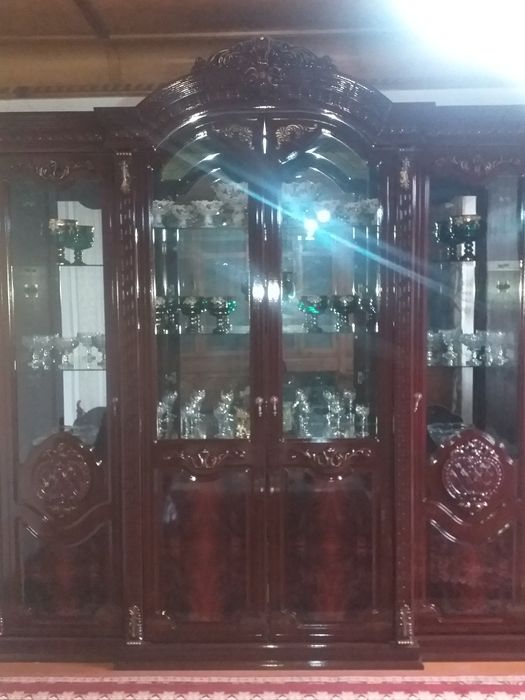 Mehmonhona uchun stenka