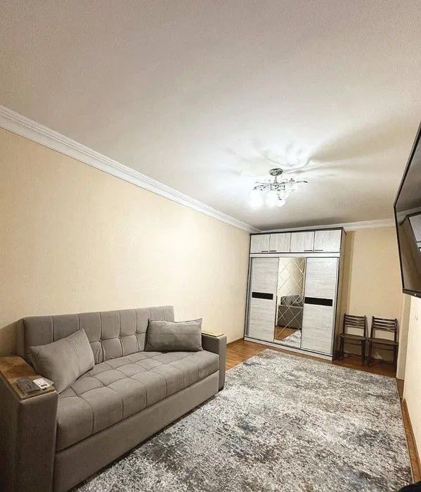 Novza metrosi yaqinida 1 xonali kvartira ijaraga beriladi (bez makler)