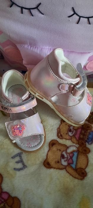 Летние сандали на девочку