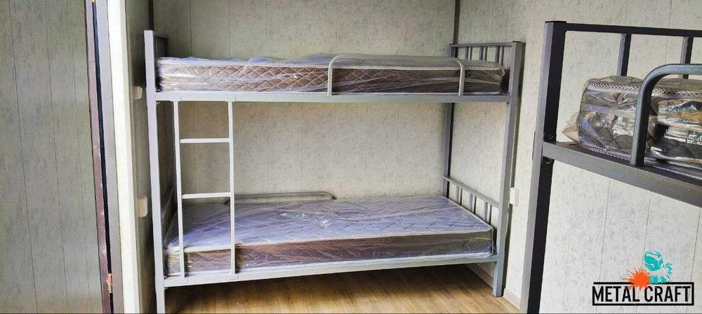 Кровать металлический двухъярусный.