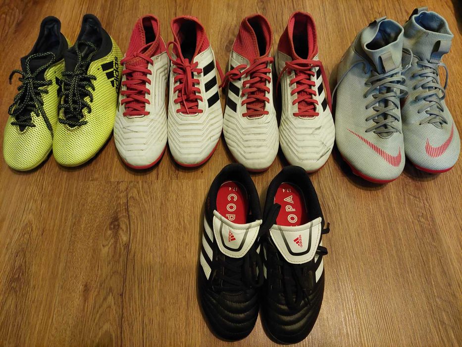 Ghete de fotbal marimi 32, 36, 37, 38