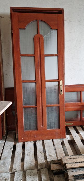 Usi stejar cu toc si fernerie