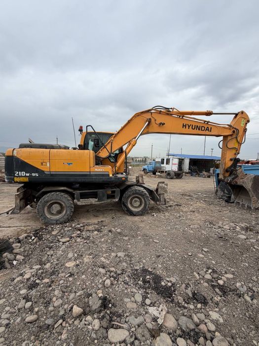 Hyundai 210 экскаватор