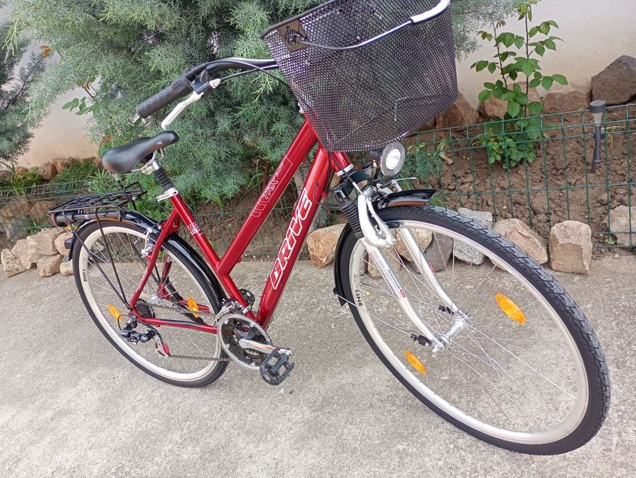 Vând bicicletă damă DRIVE,roti 28,cu 21 viteze,stare ca nouă !